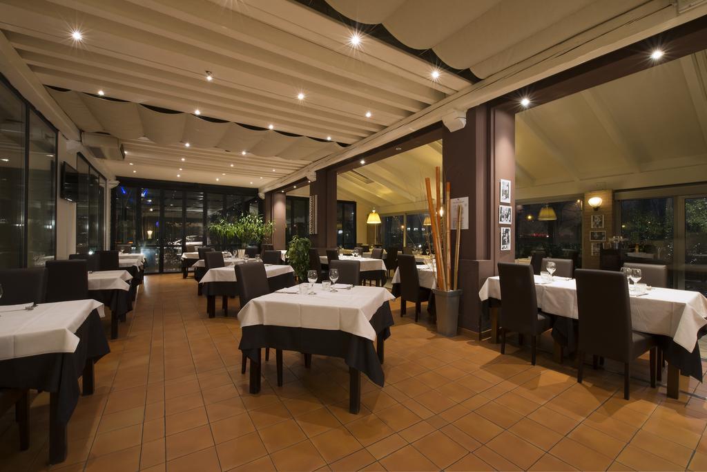 Hotel Villa Ducale Parma Exterior foto